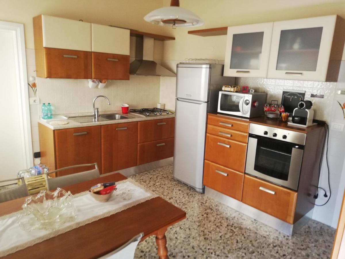 La Coquille Appartamento Vicino All'Ospedale Negrar Exterior foto